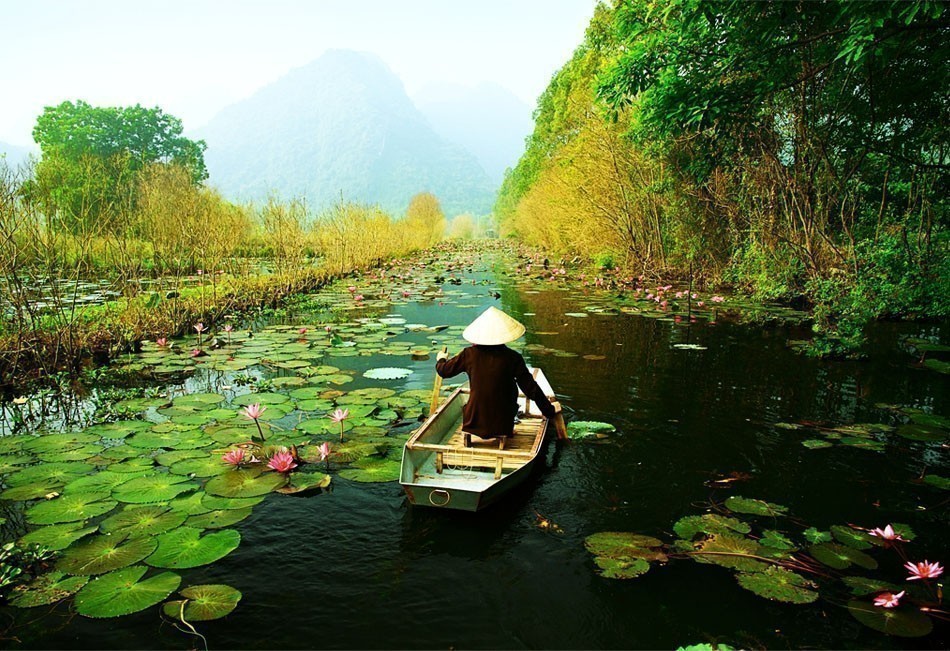 Yen stream on the way to Huong pagoda in autumn, Hanoi, Vietnam | Top 10 Backpacking Destinations Around the World