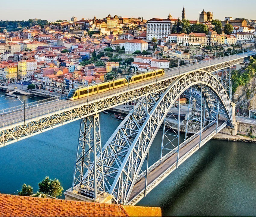 Ponte de D. Luis, Porto | 11 Must-See attractions in Portugal