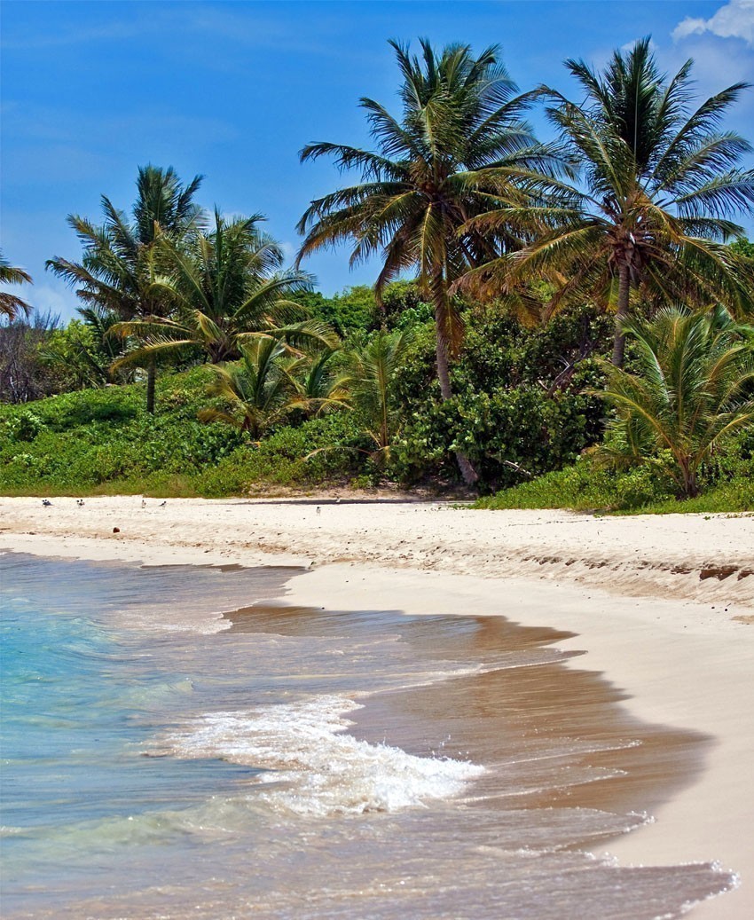 The breathtaking Flamenco beach on the Puerto Rican island of Culebra | Puerto Rico Travel Guide