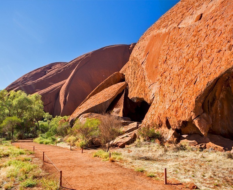 The footpath of the Mala walk around Uluru on a clear winter's morning in the Northern Territory, Australia | TOP 10 Kid-Friendly Destinations Around the World