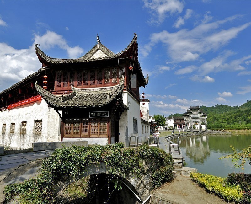 Located in Yixian County of Huangshan City, Xidi and Hongcun Ancient Villages were listed as World Heritage Sites by UNESCO in 2000 | 10 Most Beautiful Ancient Little Towns in China