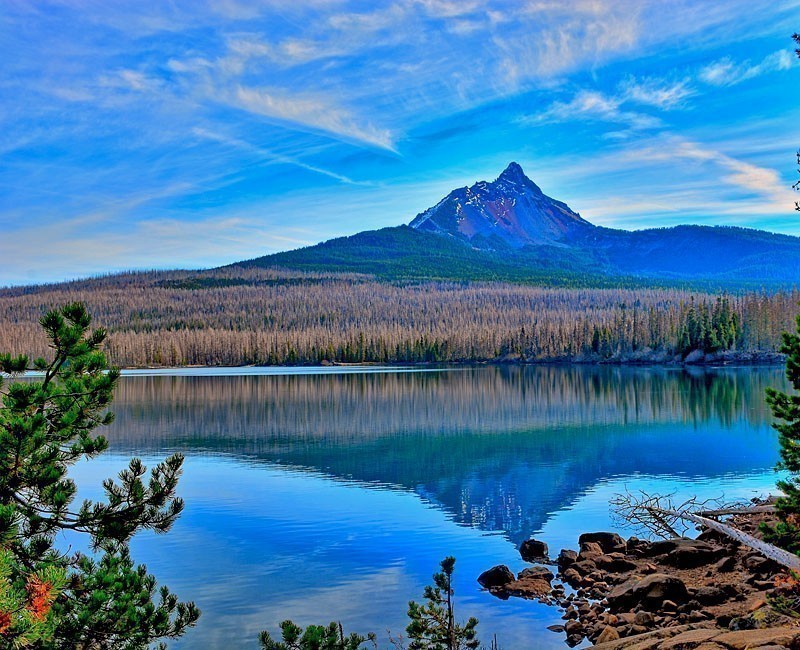 Stunning views of natural riches and landscapes at Cascade Lakes Scenic Byway, Oregon | 10 Best Places To Visit In Oregon