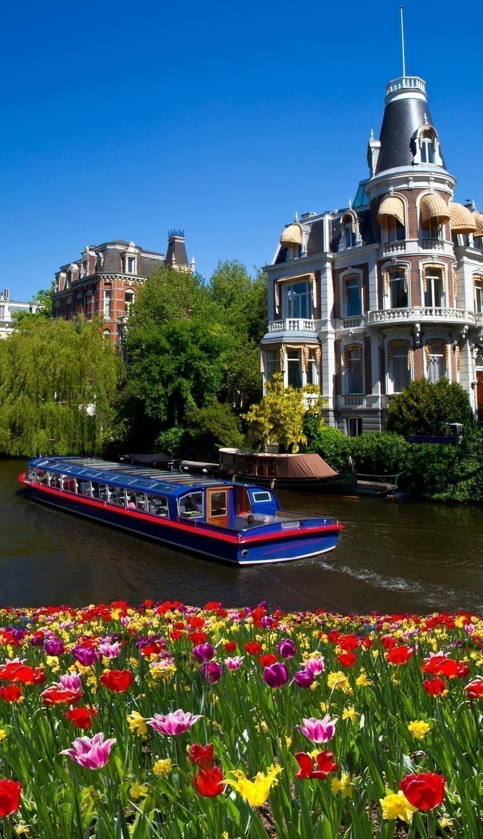 Take a Canal Tour in Amsterdam | How to Spend 3 Days in Amsterdam