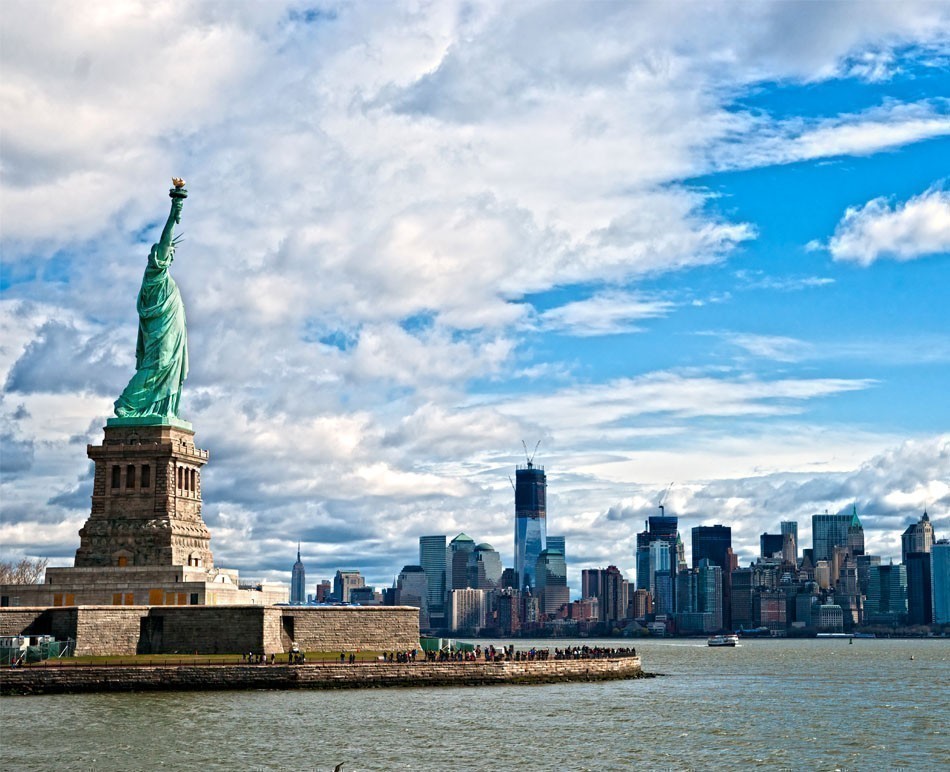 The Statue of Liberty and Manhattan Skyline, New York City. USA | TOP 10 Budget Destinations for 2016 
