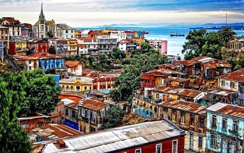 A centre of culture and street art, Valparaiso – sometimes called ‘The Jewel of the Pacific’ – is known for its brightly coloured buildings | 10 of the Most Colorful Cities in the World
