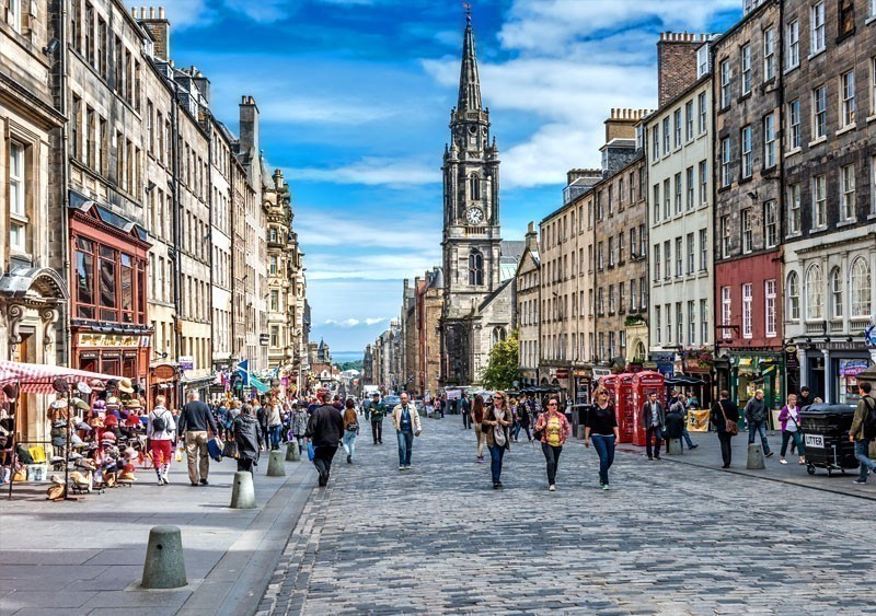 Royal Mile, one of the most iconic streets in Edinburgh, Scotland | What to Do in Edinburgh in 3 Days