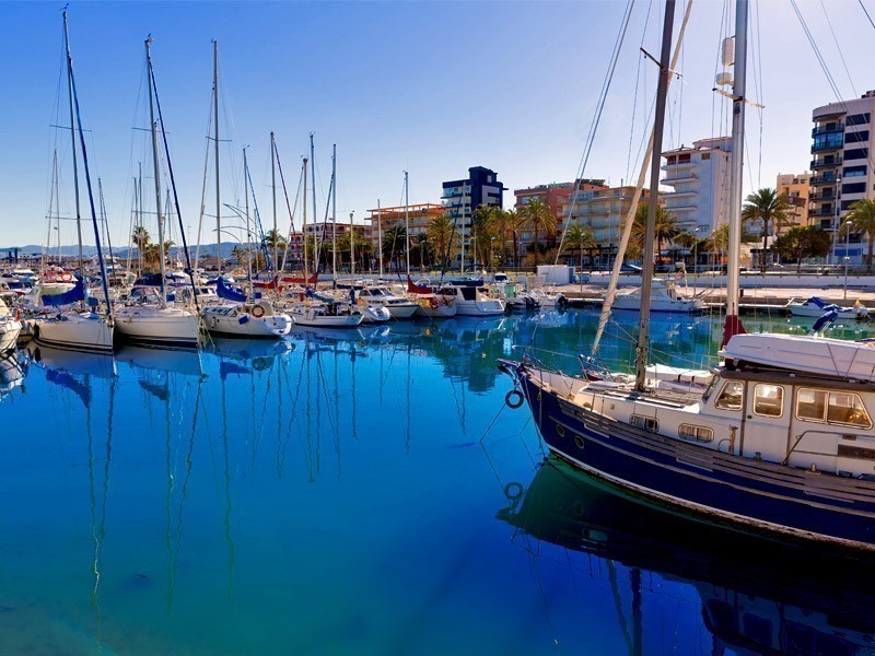 Port of Valencia, a place where you can admire a multitude of yachts and luxurious boats | What to Do in Valencia in 3 Days